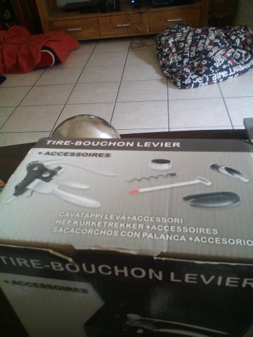 Tire bouchon à levier