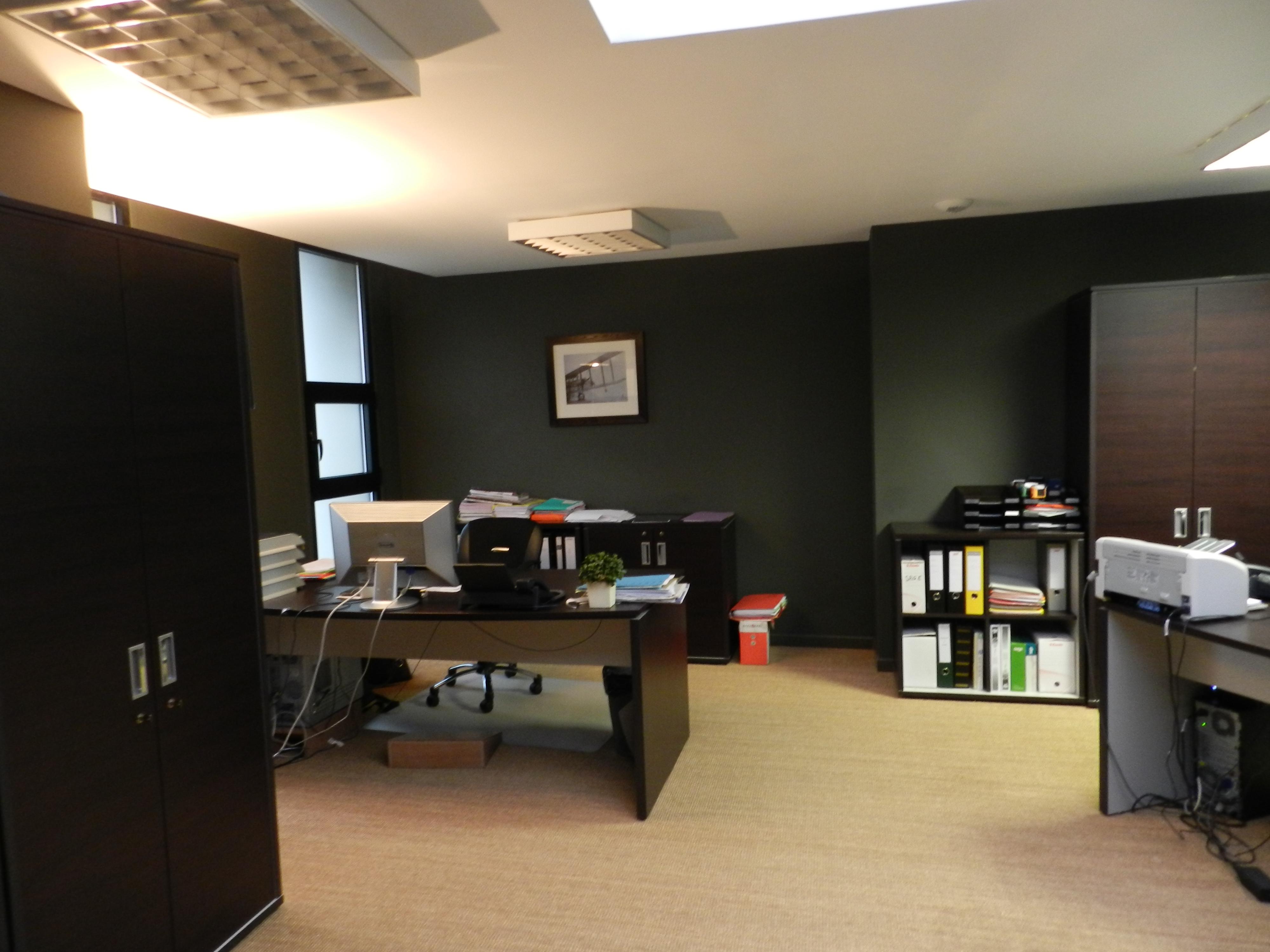 200 m2 de bureaux neufs, entièrement meublés