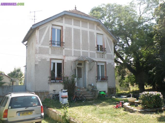 Maison avec terrain.