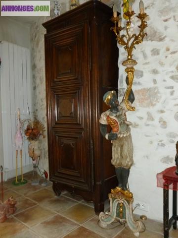 LAMPADAIRE PERSONNAGE NUBIEN