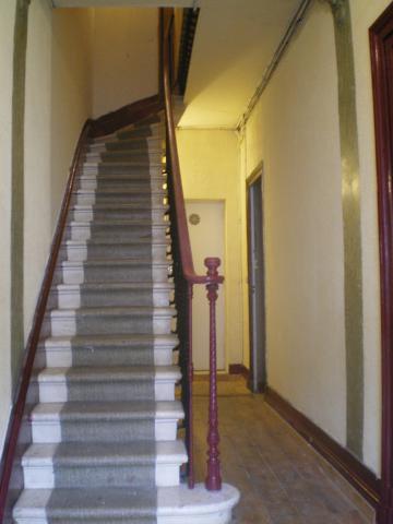 IMMEUBLE & JARDINET PISCINABLE + DEPENDANCE