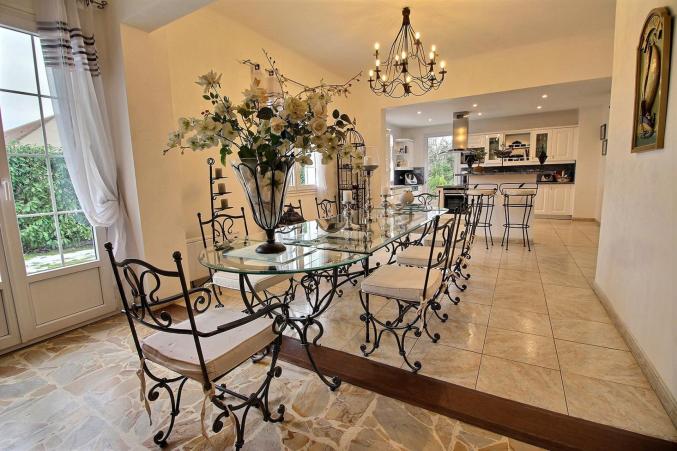 MAIS0N A MORSANG SUR SEINE 7P 560000