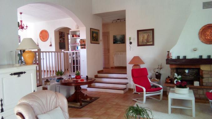 200m² proche CASSIS 11 pièces 5 chambres villa+T2