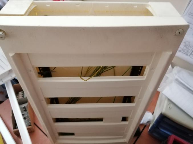 Tableau électrique 4 range Schneider electric occasion