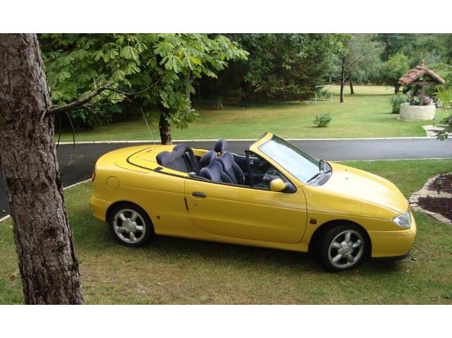 Trés Belle Renault Megane cabriolet 2.0 16s tentation Essence en bon états.