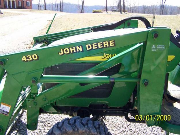 Tracteur JD 4410 chargeur + pelle