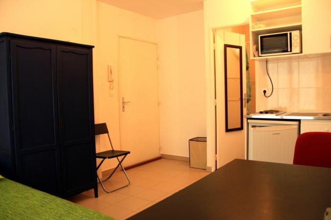 STUDIO indépendant meublé