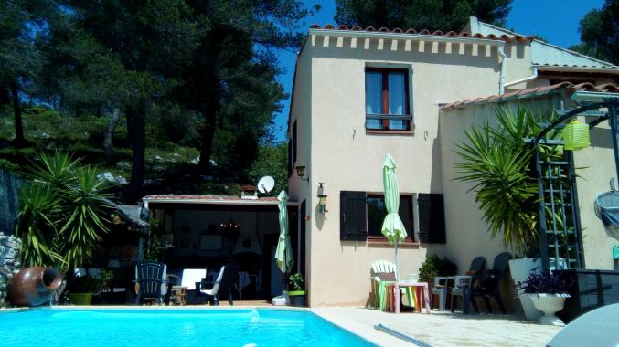 200m² proche CASSIS 11 pièces 5 chambres villa+T2