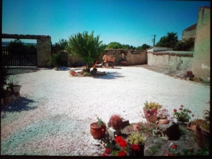 VEND MAISON A BEAUVAIS SUR MATHA