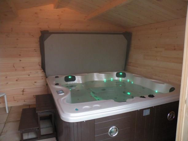 Rousson - Villa avec piscine et jacuzzi