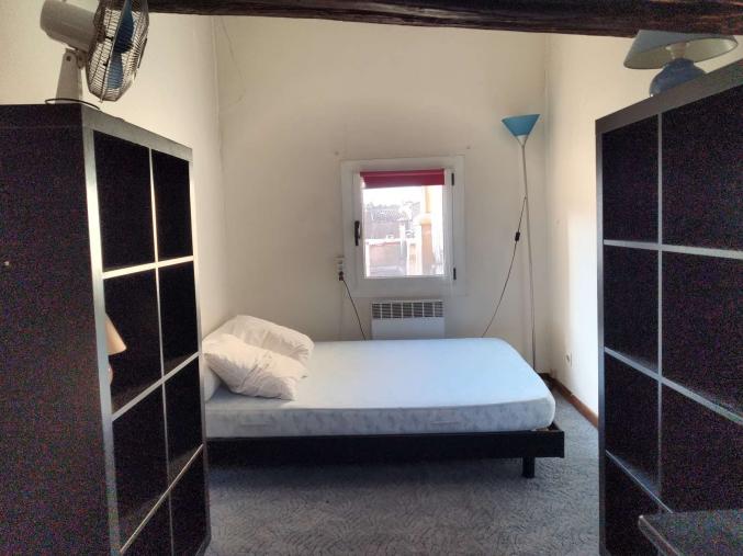 Grand T2, centre ville AIX en Pce