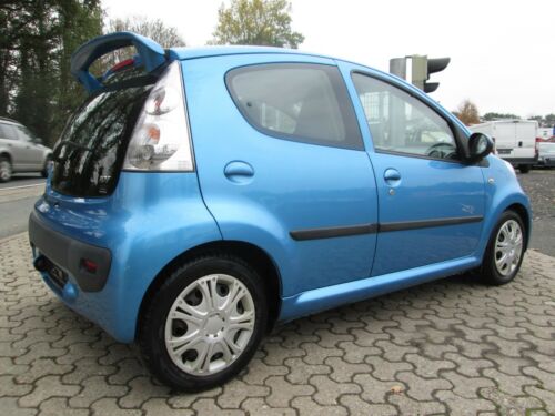Peugeot 107 Filou 1.0 Ltr  50 kW (68 Ch DIN) bleue