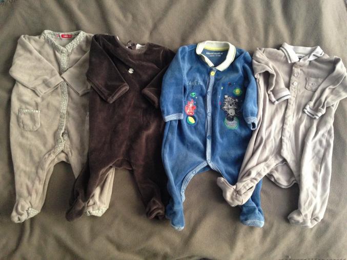 Lot Vêtements bébé garçon 1 mois + couches