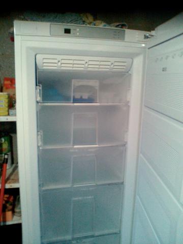 A vendre congelateur armoire