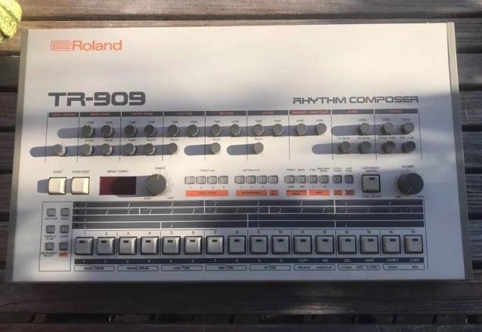 Roland TR - 909