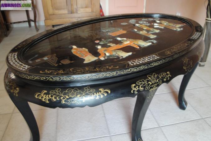 TRES BELLE TABLE CHINOISE