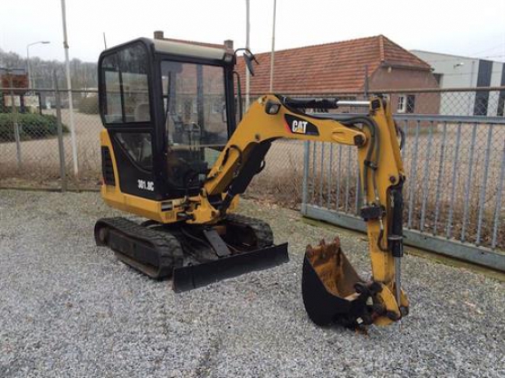 Caterpillar 303cr mini excavator mr2 2010