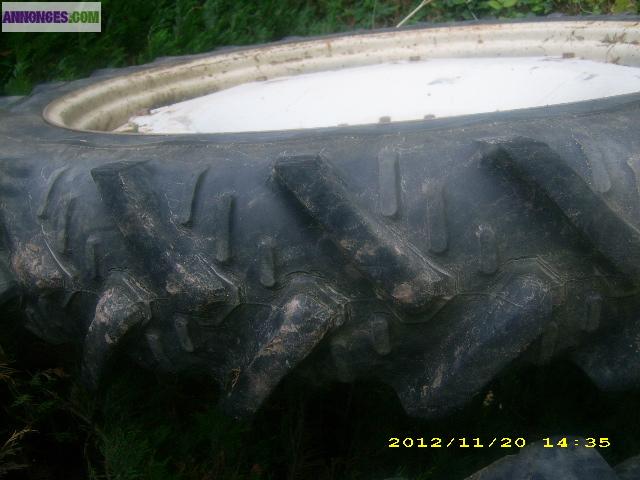 Roue de tracteur etroite