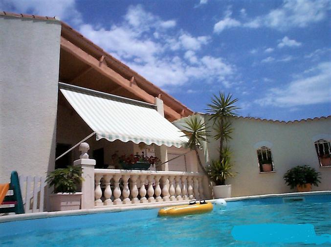 VILLA d'architecte avec espace piscine