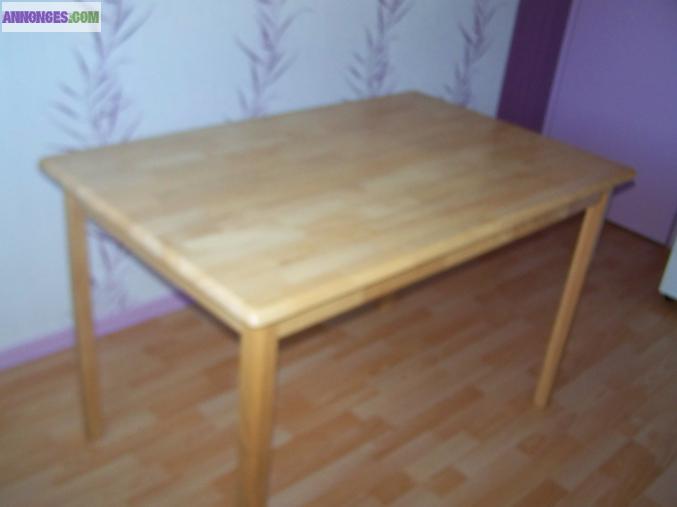 Table pin massif neuve (jamais servie)