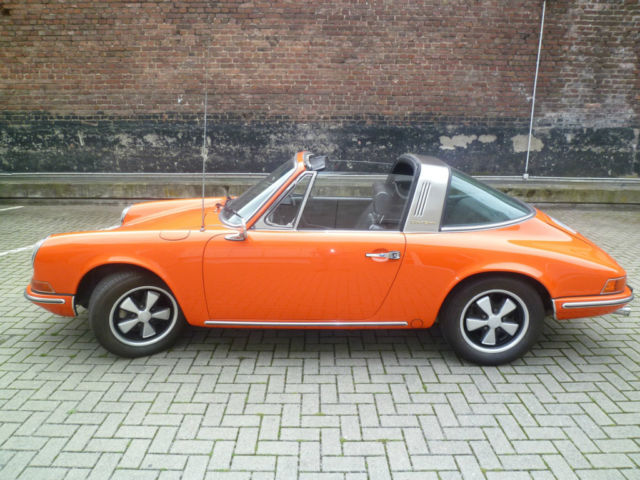 PORSCHE 911 targa E 