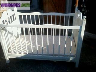 LIT BLANC BB REGLABLE AVEC MATELAS