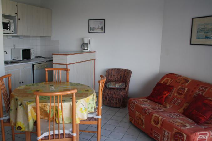 Très joli studio vue sur mer/piscine/direct plage