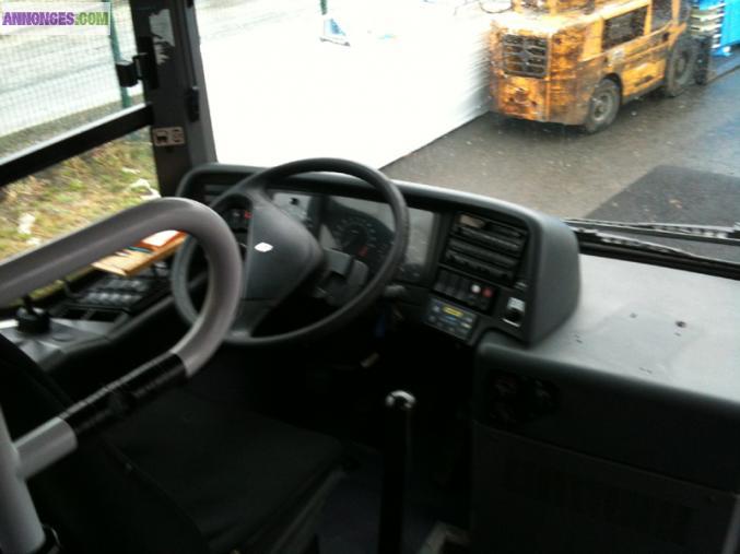 AUTOCAR AUTOBUS RENAULT ARES