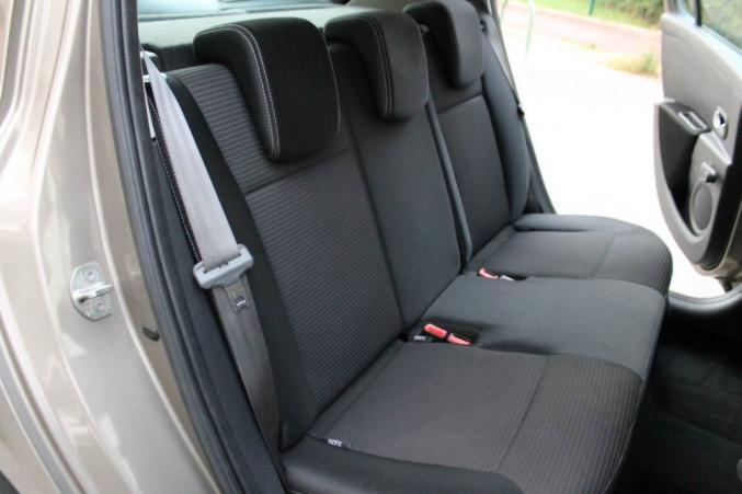 Très belle Renault clio clio III  1,5 dci 75cv Expression Ph2 5p