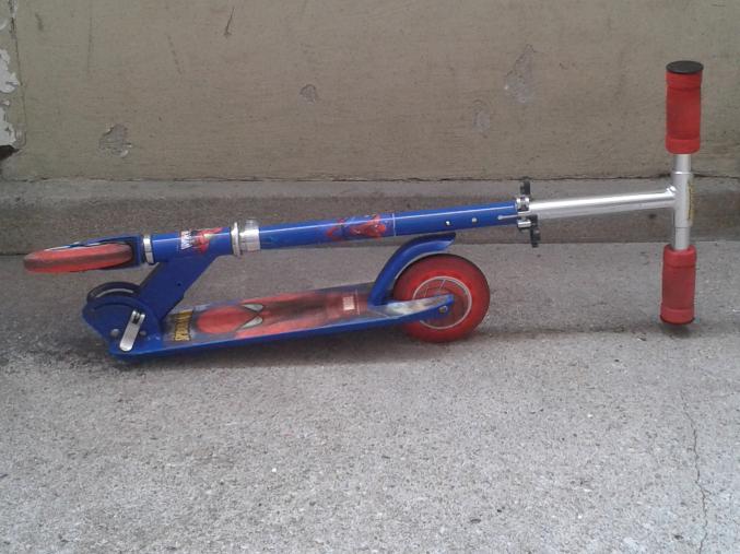 Trotinette spider-man