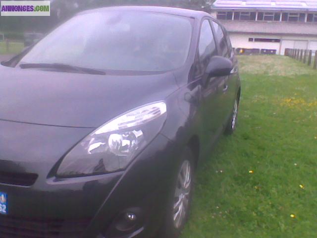 Grand SCENIC GPS Carminat DCI 105