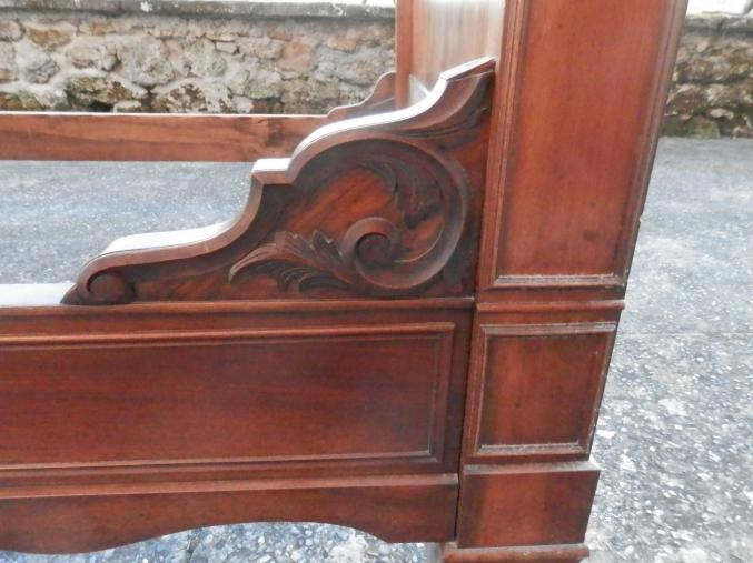 Encadrement lit noyer