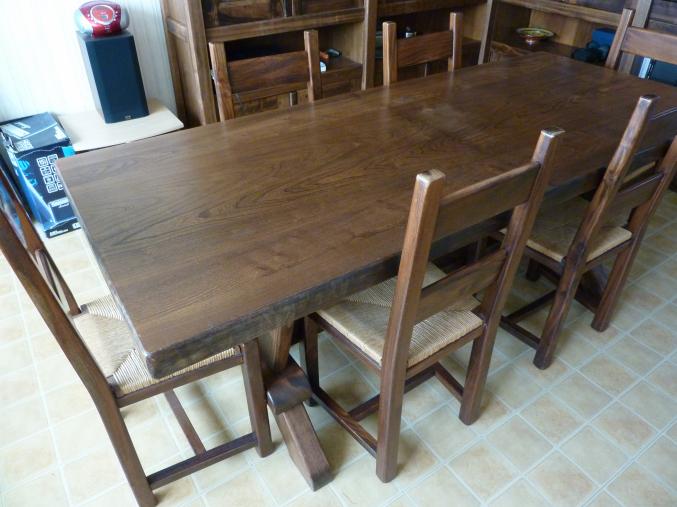 Table rustique et 6 chaises