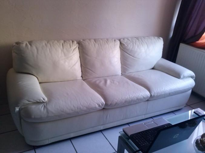 Canapé en cuir blanc