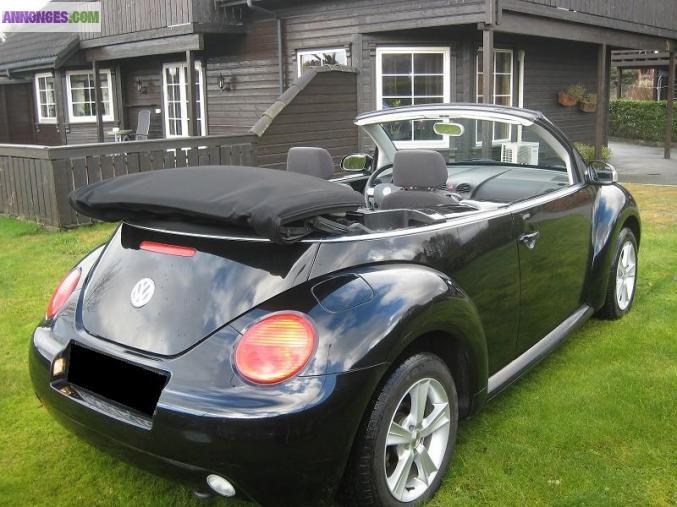 Jolie cabriolet Volkswagen Beetle 1,4