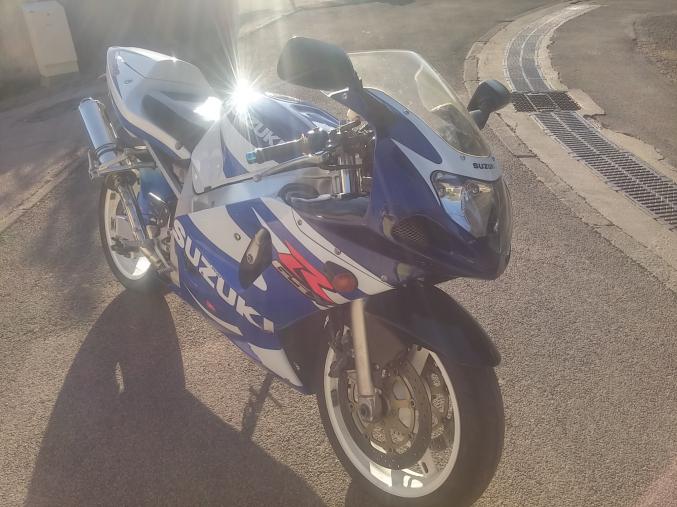 Gsxr k1 600