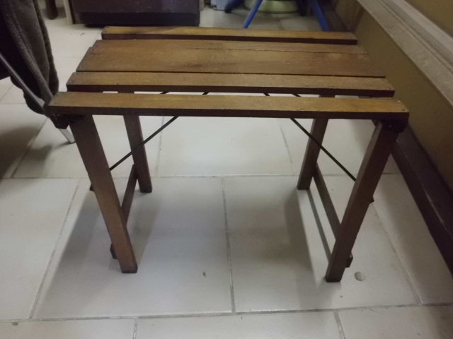 Ancien tabouret pliable