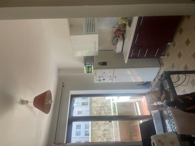 Saisonnière juillet à octobre 