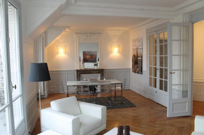 Bel immeuble en Pierre de taille, refait à neuf