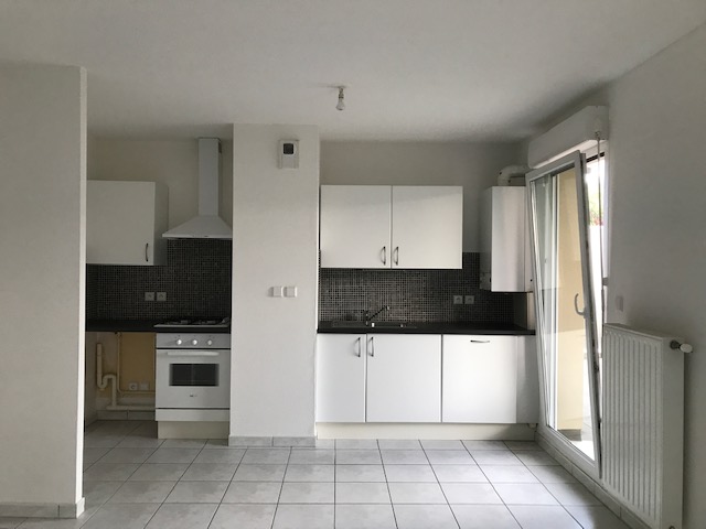 F2 , garage et parking privatif