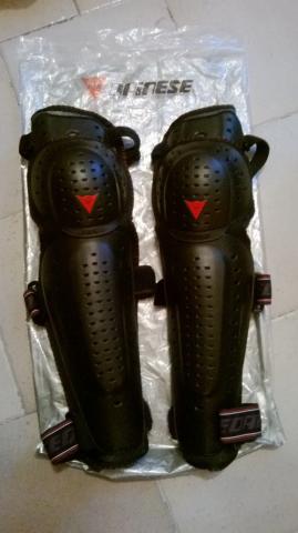 Protection genoux et tibias Performance Knee guard 