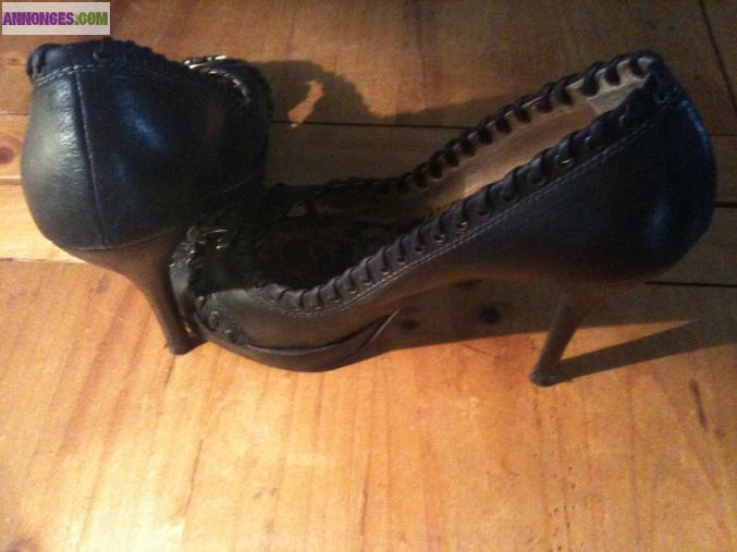 ESCARPINS JUST CAVALLI CUIR 39 AUTHENTIQUES