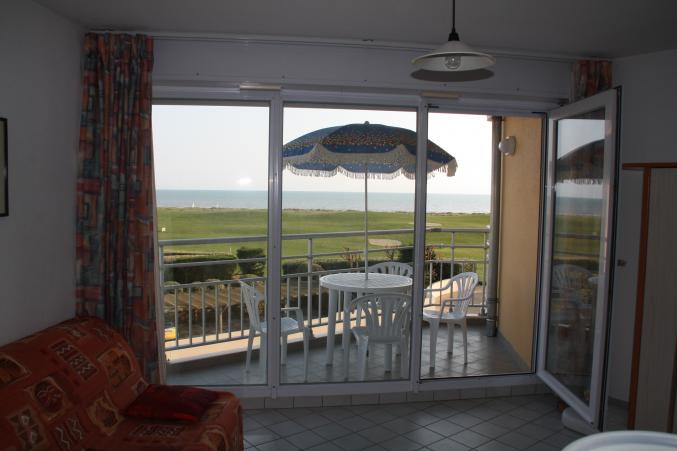 Très joli studio vue sur mer/piscine/direct plage