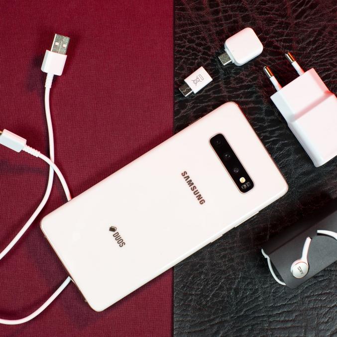 Samsung s10+ comme neuf 128 go