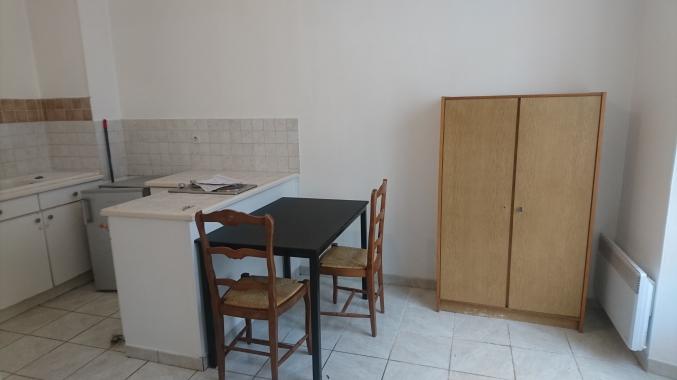 Loue studio meublé