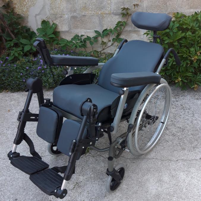 FAUTEUIL ROULANT confort d assise electrique NEUF