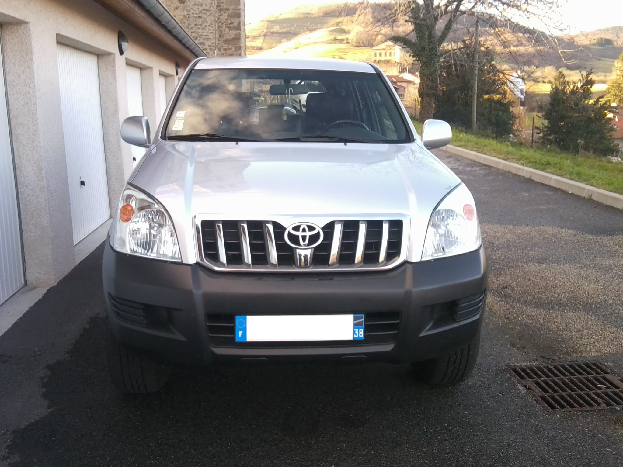 échange ou vente toyota land cruiser 8 places contre oudit a 4