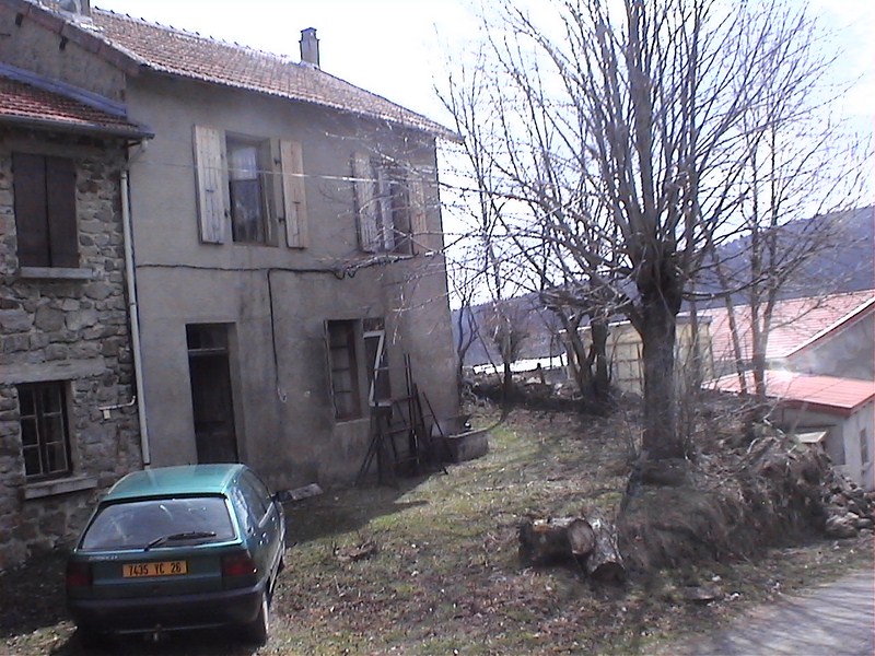 Maison terrain attenant