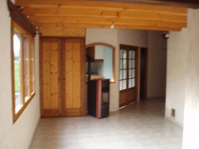 Loue F2 dans maison calme