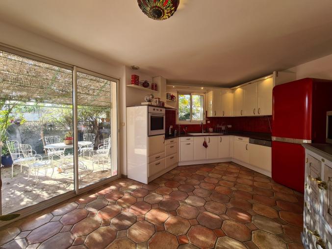 Très belle villa traditionnelle , construite en 2000